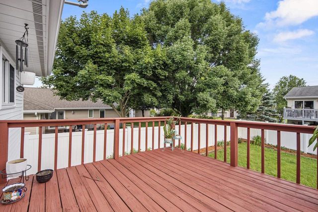 713 STONE GATE DRIVE, Kimberly, WI 54136