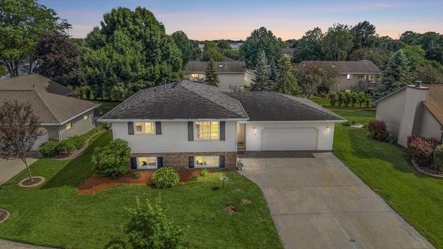 713 STONE GATE DRIVE, Kimberly, WI 54136