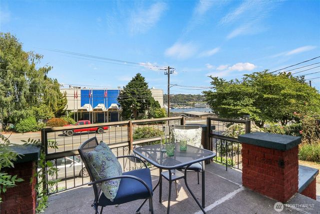 1915 Dexter Avenue N, Seattle, WA 98109