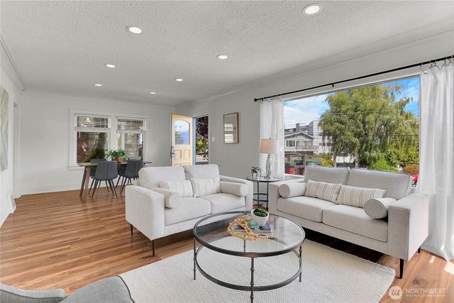 1915 Dexter Avenue N, Seattle, WA 98109