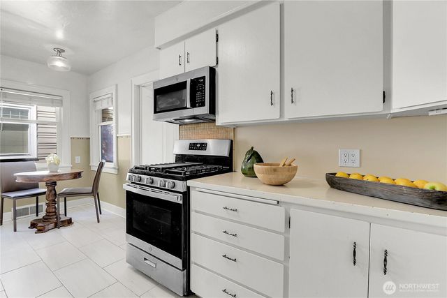 1915 Dexter Avenue N, Seattle, WA 98109
