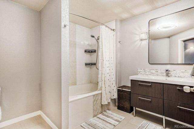 3890 S Dayton Street 306, Aurora, CO 80014