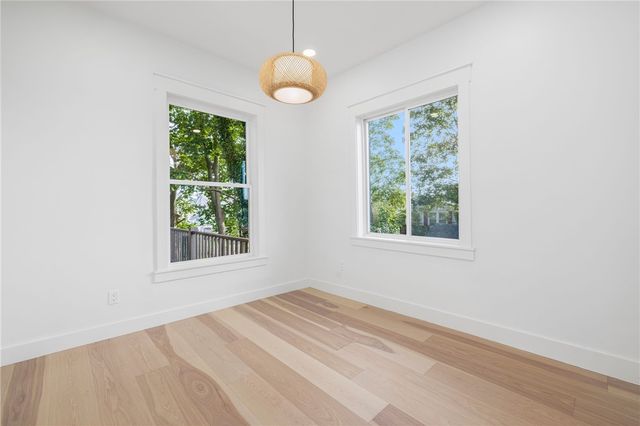 7 Sheffield Avenue B, Newport, RI 02849