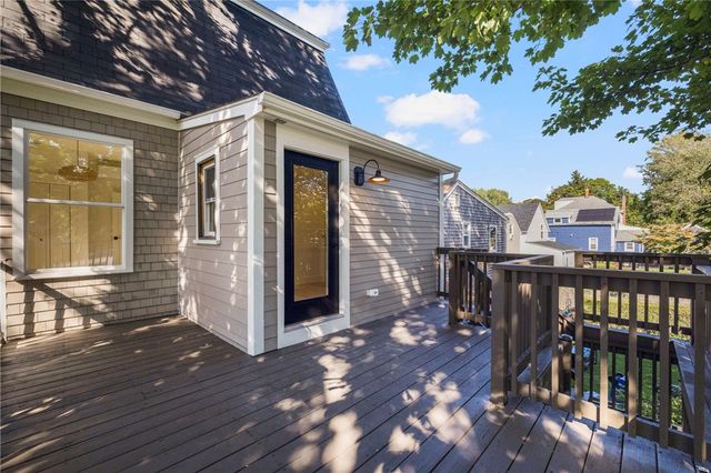 7 Sheffield Avenue B, Newport, RI 02849