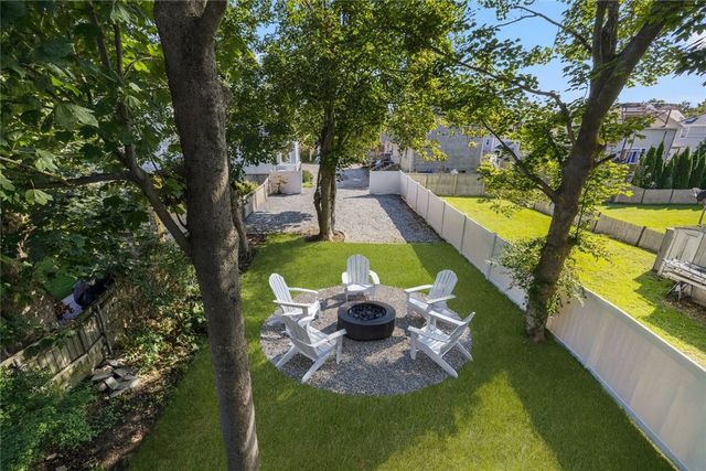 7 Sheffield Avenue B, Newport, RI 02849