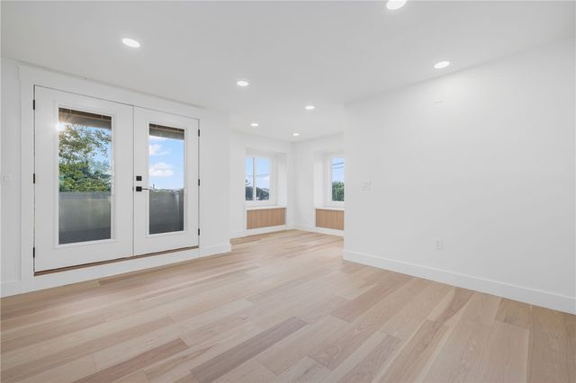 7 Sheffield Avenue B, Newport, RI 02849