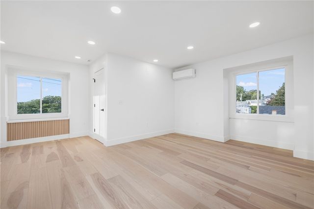 7 Sheffield Avenue B, Newport, RI 02849