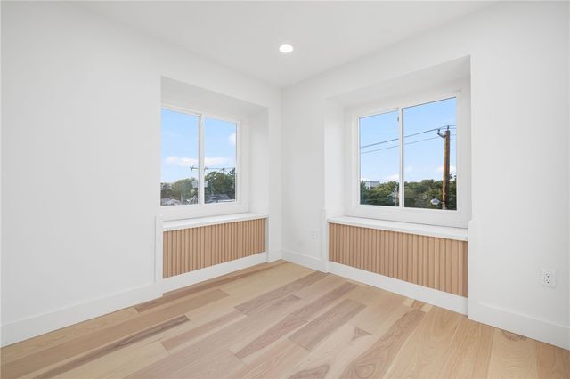 7 Sheffield Avenue B, Newport, RI 02849