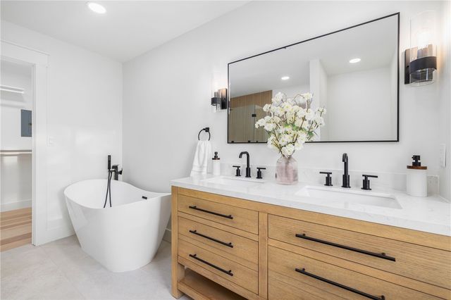 7 Sheffield Avenue B, Newport, RI 02849