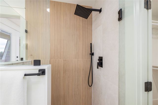 7 Sheffield Avenue B, Newport, RI 02849