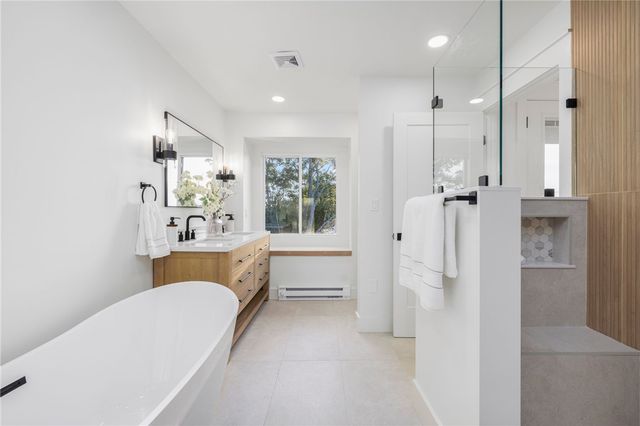 7 Sheffield Avenue B, Newport, RI 02849