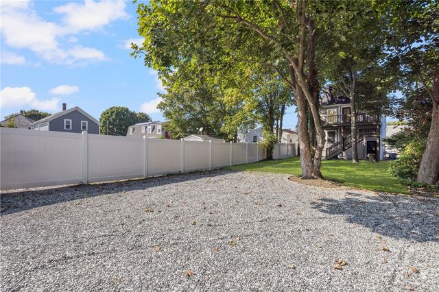 7 Sheffield Avenue B, Newport, RI 02849