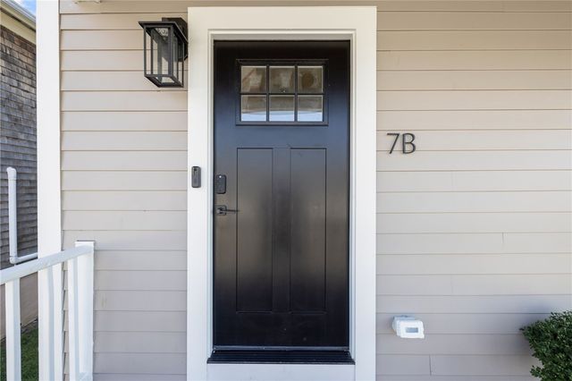 7 Sheffield Avenue B, Newport, RI 02849