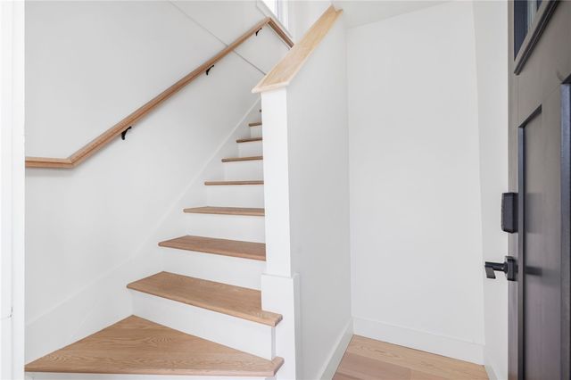 7 Sheffield Avenue B, Newport, RI 02849