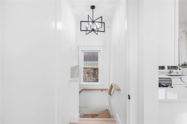 7 Sheffield Avenue B, Newport, RI 02849