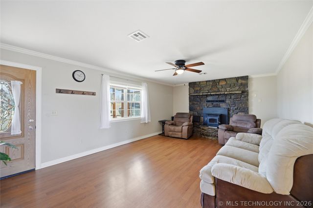 3202 S 359th West Place W, Mannford, OK 74044