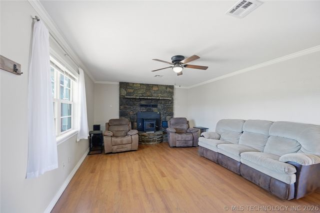 3202 S 359th West Place W, Mannford, OK 74044