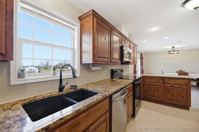 3202 S 359th West Place W, Mannford, OK 74044