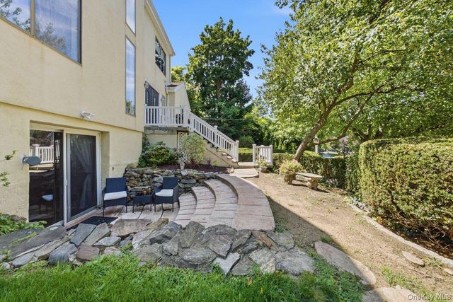 121 Newport Road, Yonkers, NY 10710