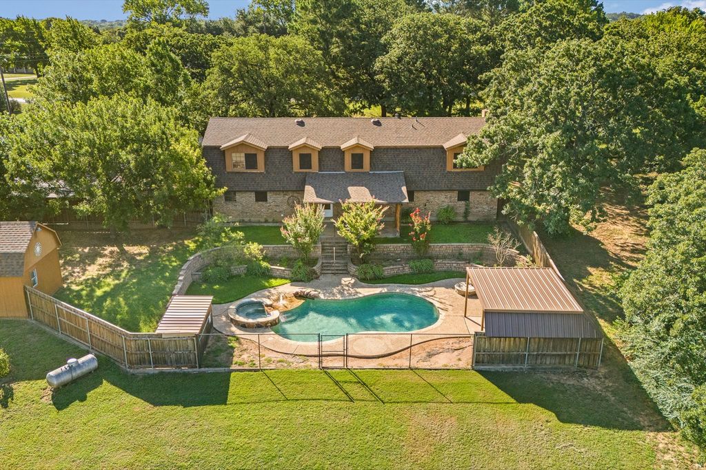 7 Fox Hollow Road, Joshua, TX 76058 — exterior