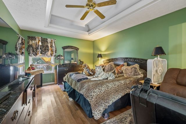 1044 Winding Way Dr, White House, TN 37188