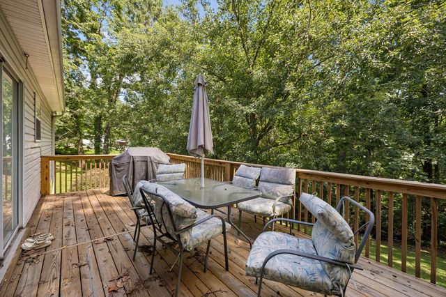 1044 Winding Way Dr, White House, TN 37188