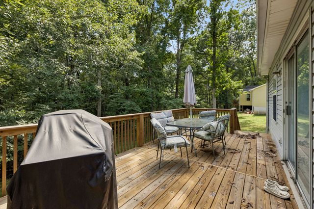 1044 Winding Way Dr, White House, TN 37188