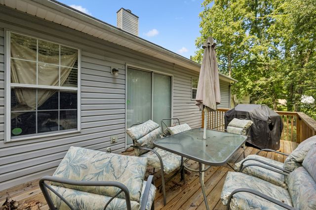 1044 Winding Way Dr, White House, TN 37188
