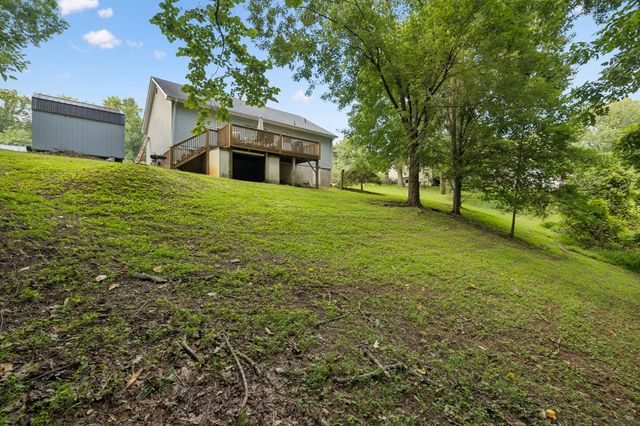 1044 Winding Way Dr, White House, TN 37188