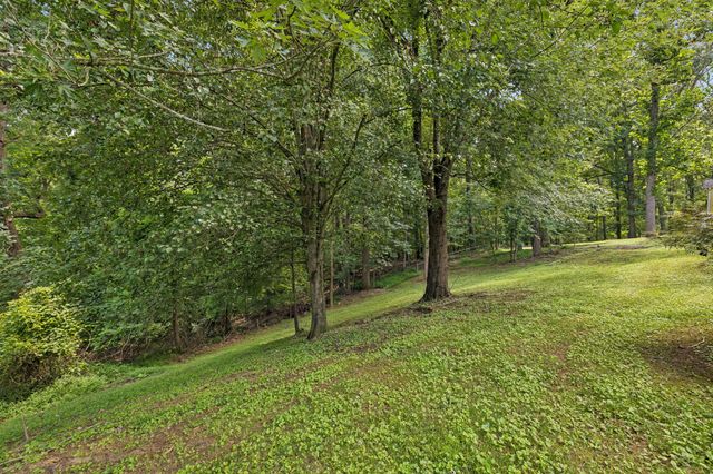 1044 Winding Way Dr, White House, TN 37188