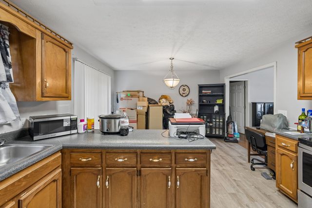 1044 Winding Way Dr, White House, TN 37188