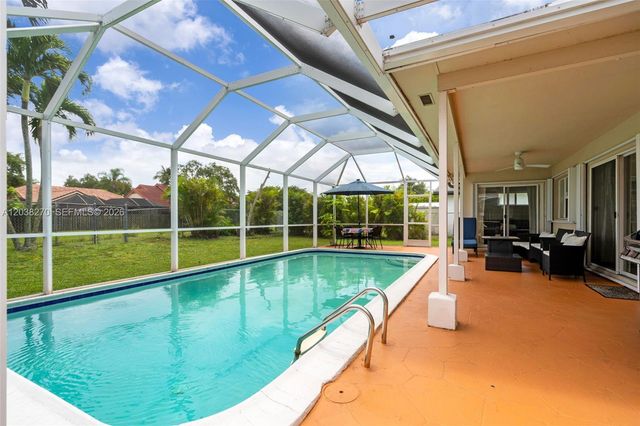 9624 NW 19th Place, Sunrise, FL 33322