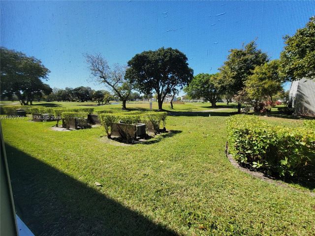 300 SW 134th Way 113E, Pembroke Pines, FL 33027