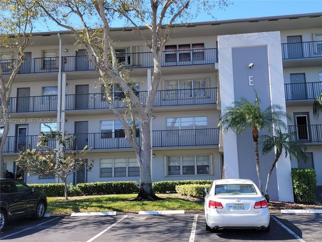 300 SW 134th Way 113E, Pembroke Pines, FL 33027