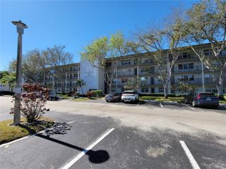 300 SW 134th Way 113E, Pembroke Pines, FL 33027
