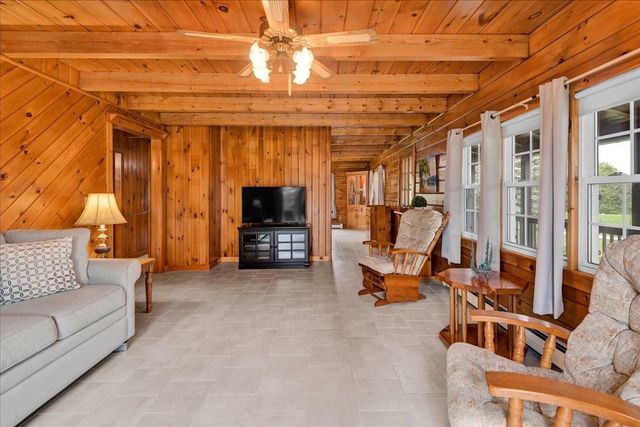 66 Poor Farm Road, Alburgh, VT 05440