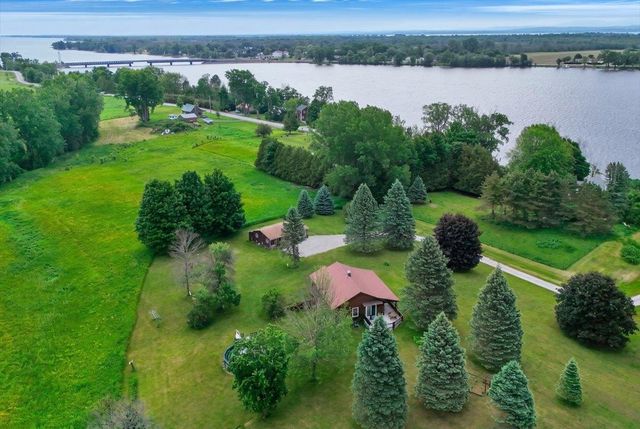 66 Poor Farm Road, Alburgh, VT 05440