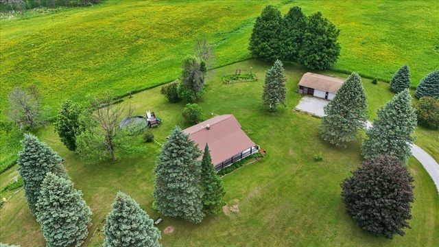 66 Poor Farm Road, Alburgh, VT 05440