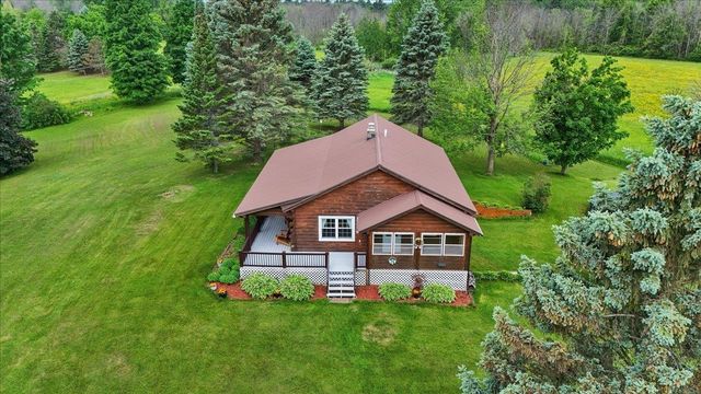66 Poor Farm Road, Alburgh, VT 05440