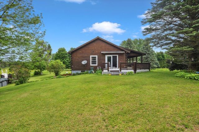 66 Poor Farm Road, Alburgh, VT 05440
