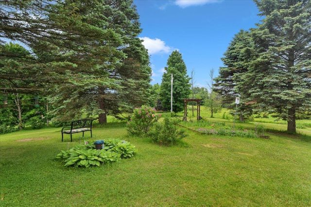 66 Poor Farm Road, Alburgh, VT 05440