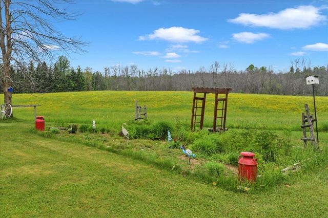 66 Poor Farm Road, Alburgh, VT 05440
