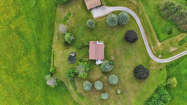 66 Poor Farm Road, Alburgh, VT 05440