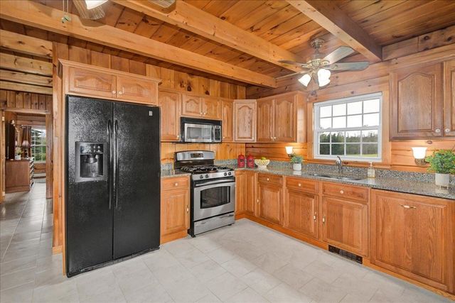 66 Poor Farm Road, Alburgh, VT 05440