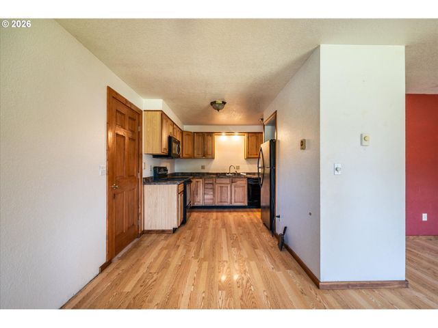 1135 1ST St Ne, Bandon, OR 97411