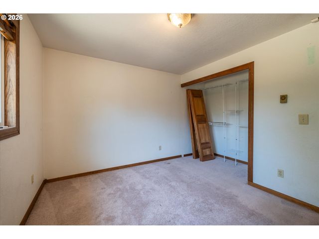 1135 1ST St Ne, Bandon, OR 97411
