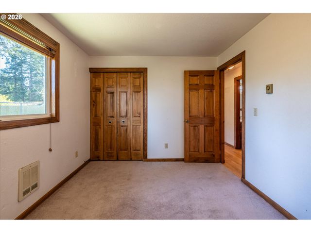 1135 1ST St Ne, Bandon, OR 97411