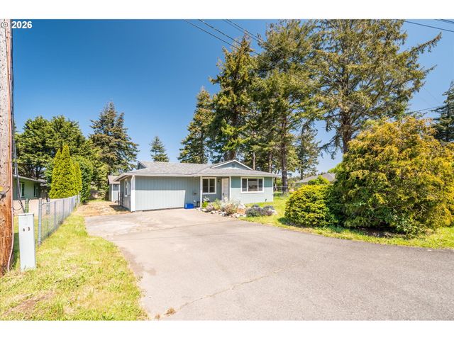 1135 1ST St Ne, Bandon, OR 97411