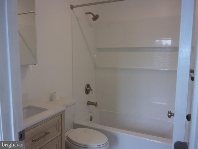 123 GREENWOOD AVE, Pine Hill, NJ 08021