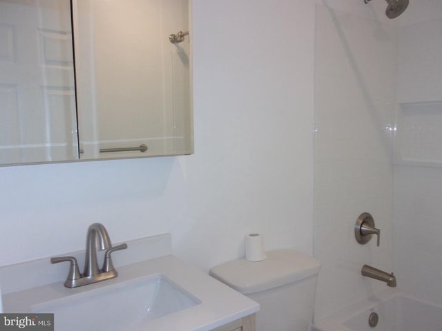 123 GREENWOOD AVE, Pine Hill, NJ 08021